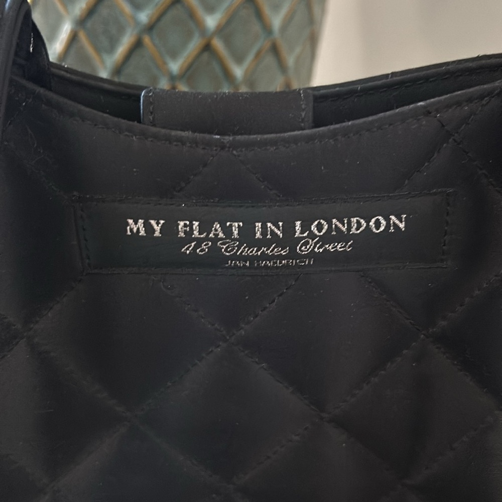 My Flat in London handbag. Black, quilted, dog shaped. Super cute!! - Picture 3 of 6